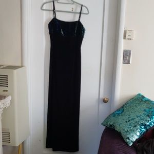 Vintage Velvet Blondie Nites Size 9 Gown